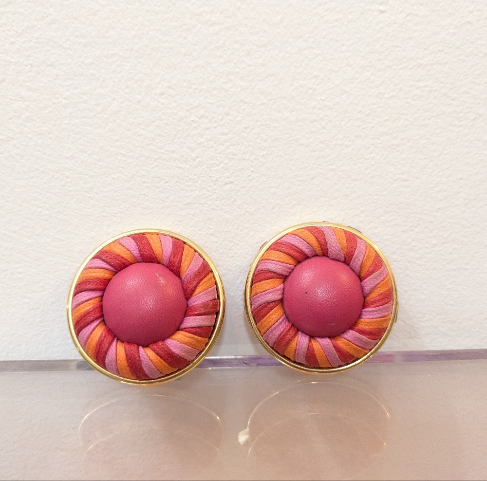 Vintage Round Clip Earrings, Pink Orange Gold, Fashion Jewelry - Picture 1 of 12